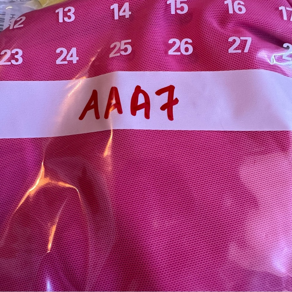 Eleven By Venus Williams Sports Bra NWT Size Medium Hot Fushia Rebel Midi Tank - Picture 10 of 10